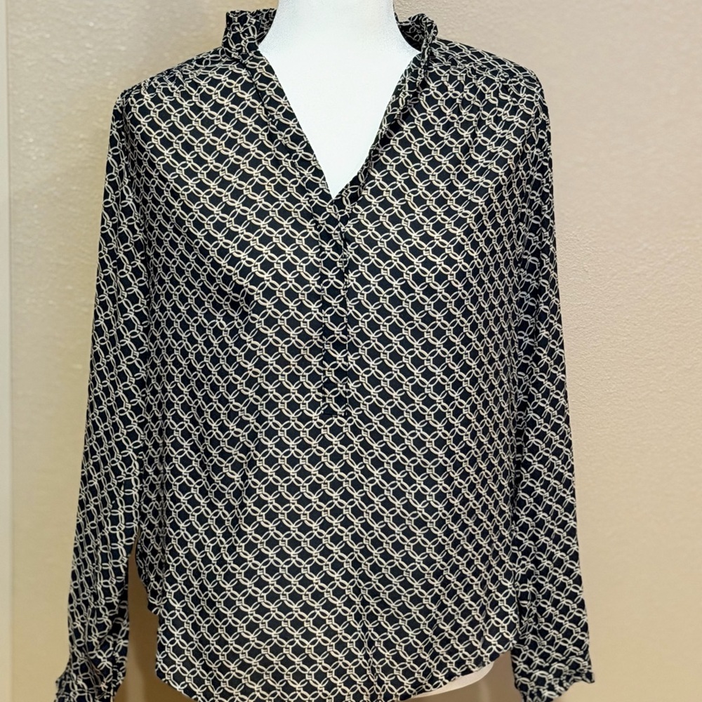 H&M Black and White Geometric Blouse - Picture 3 of 8